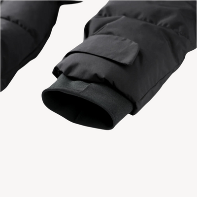 Damen Schwarze Pufferjacke – Gepolstert mit Gürtel und Hohem Kragen