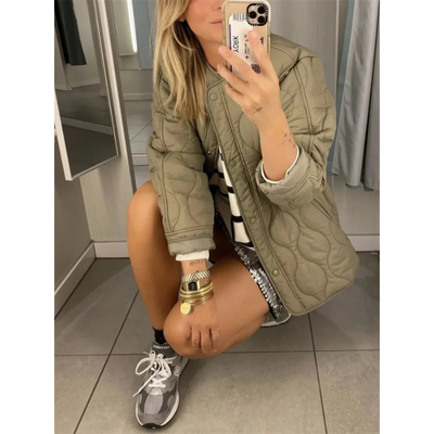 Losvallende Damen Winterjacke – Eleganz und Gemütlichkeit