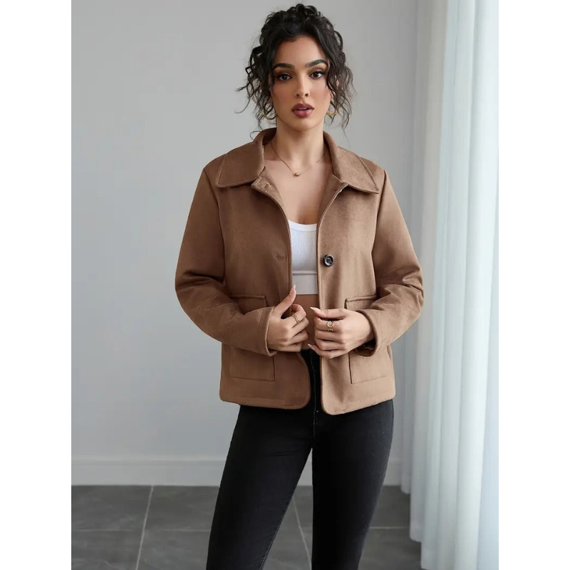 Braune Damenjacke mit Knopfverschluss und Kontrastknöpfen