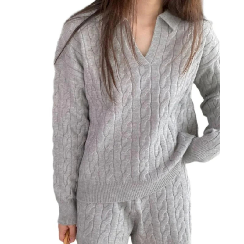 Luxuriöser V-Ausschnitt Strickpullover aus Wolle