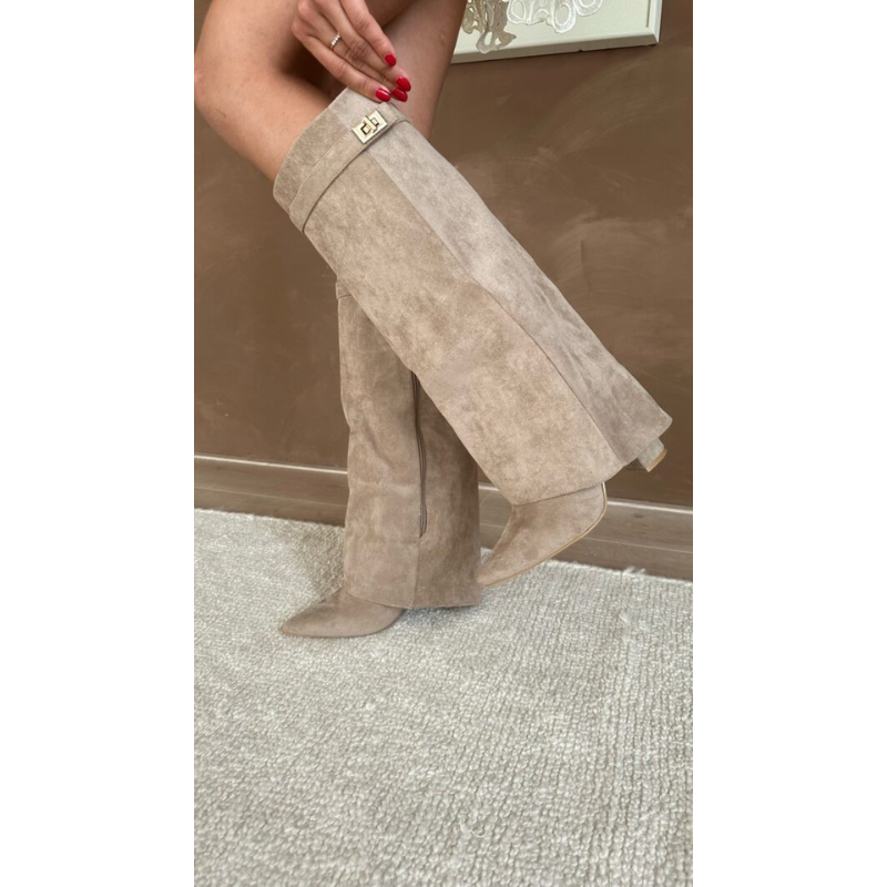 Elisara – Knielange Wildlederstiefel mit Unsichtbarem Keilabsatz