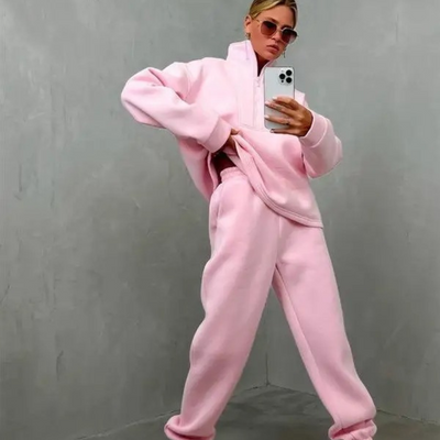 Sportlicher Damen Trainingsanzug mit Stehkragen