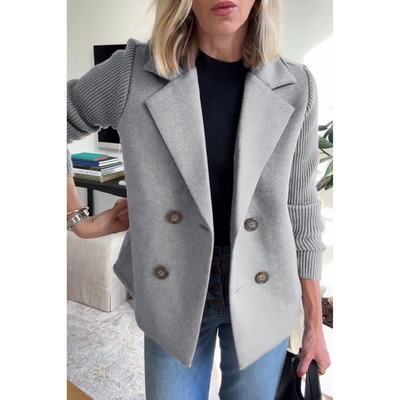 Zweischichtiger Blazer mit Strickärmeln