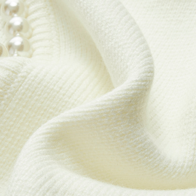 Elegante und zeitlose Damen Strickjacke mit Perlenakzenten