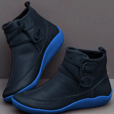 Carys Boots – Damen-Orthopädie-Stiefel mit Schnallenakzent