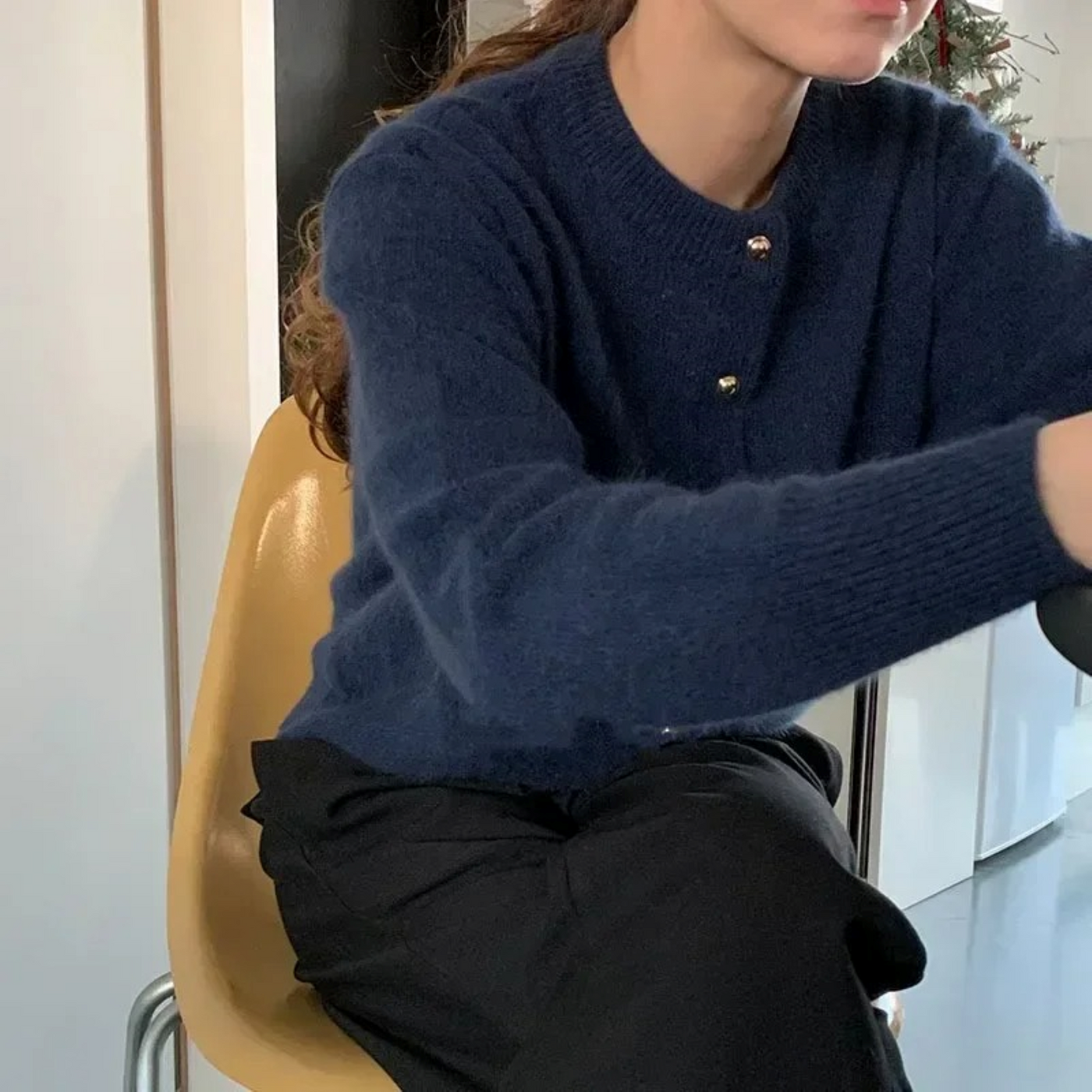 Damen Strickjacke mit Rundhalsausschnitt – Sophie Cardigan